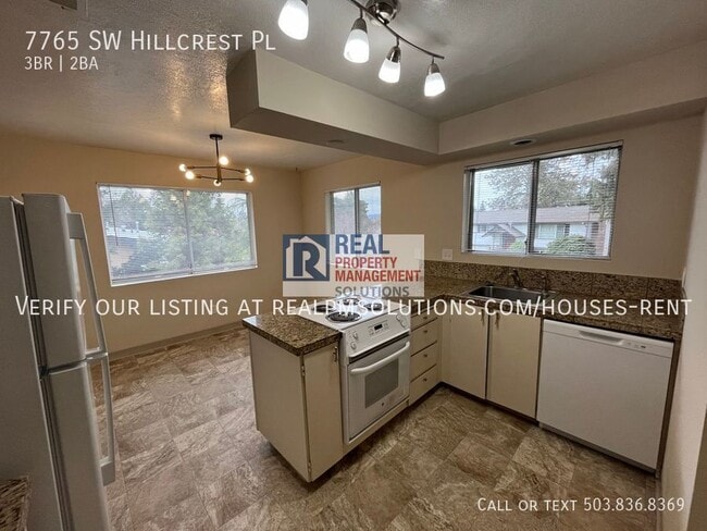 Building Photo - 7765 SW Hillcrest Pl
