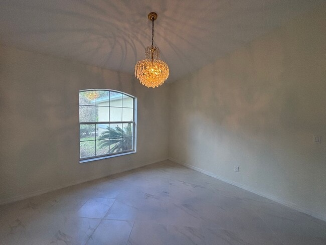 Building Photo - 3/3 Newly renovated on 3+ acres