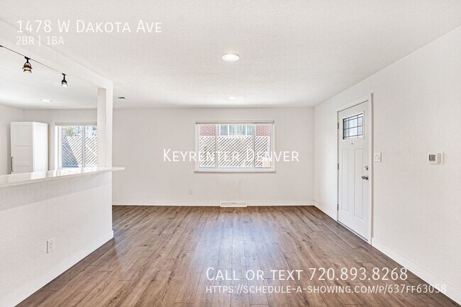 Building Photo - Stunning 2 Bed 1 Bath Duplex with Full Fen...