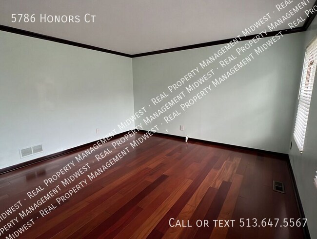 Foto del edificio - 5786 Honors Ct