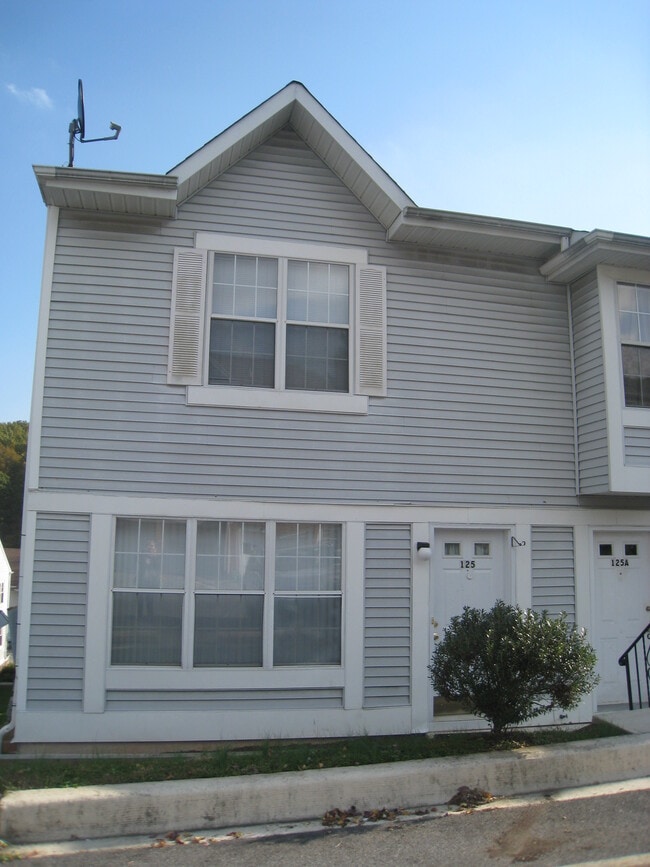 Building Photo - 125A Chadd Rd