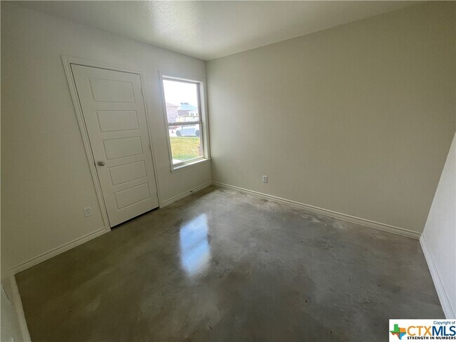 Building Photo - 922 Cilantro Rd