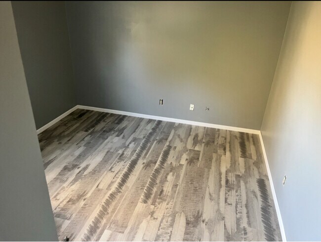 Foto del edificio - 210 Teakwood Ln