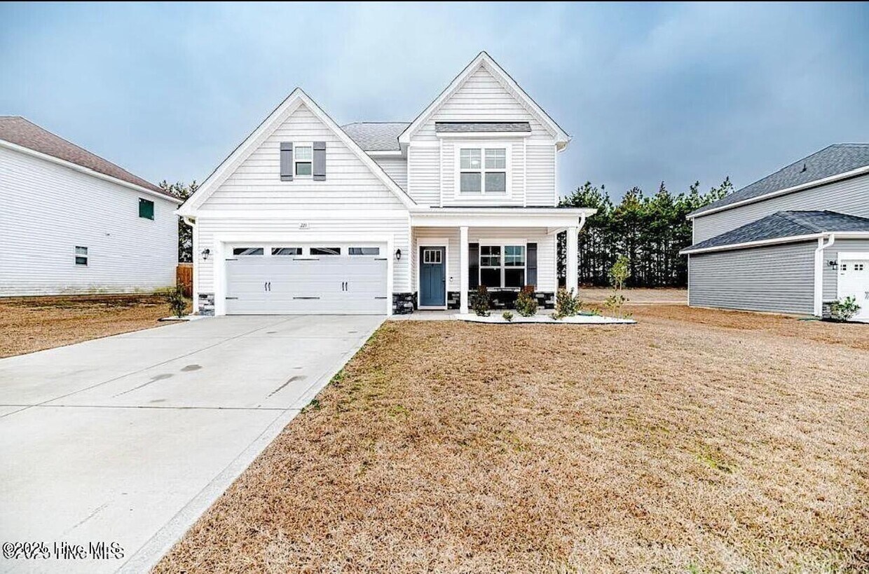 Foto principal - 223 Burnside Dr