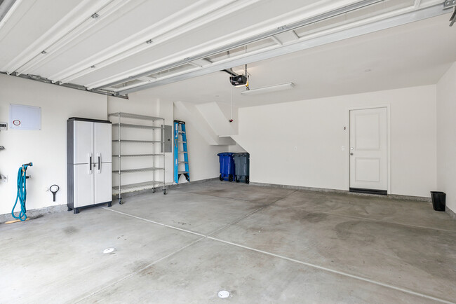 Building Photo - 503 Lark Wy