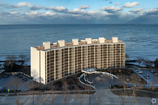 Aerial Photo - 1500 Sheridan Rd