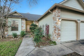 Building Photo - 2103 Cervin Blvd