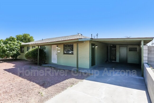 Building Photo - 5731 N 33rd Ave