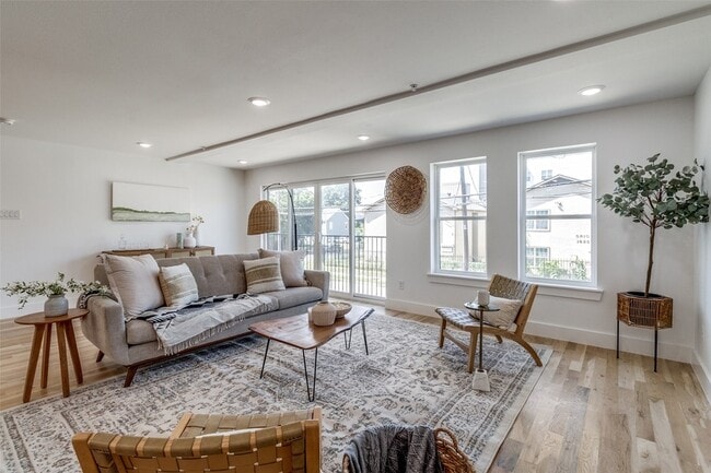 Foto del edificio - 4701 San Jacinto St