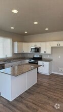 Building Photo - 927 Wahlen Way