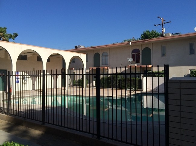 Piscina - Breezeway Apartments