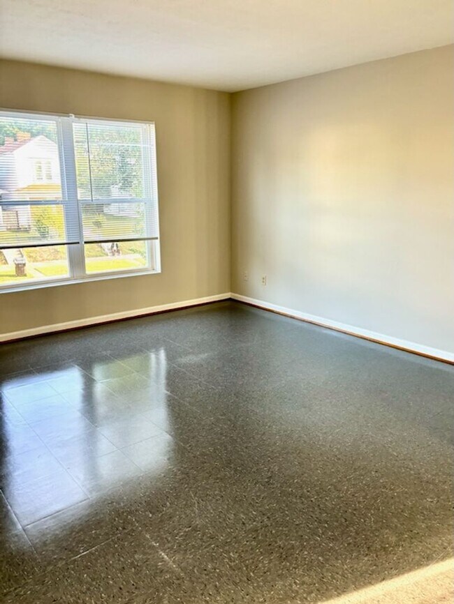 Foto del edificio - Spacious 1 BR in Portland- Section 8 accepted