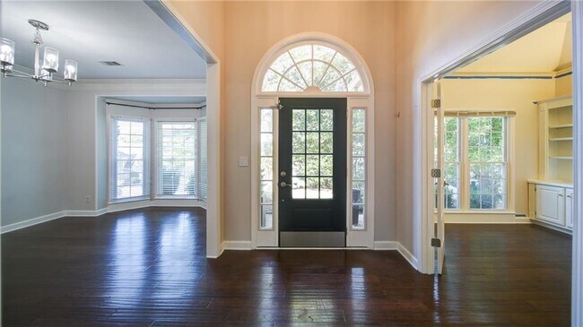 Foto del edificio - 680 Evening Pine Ln