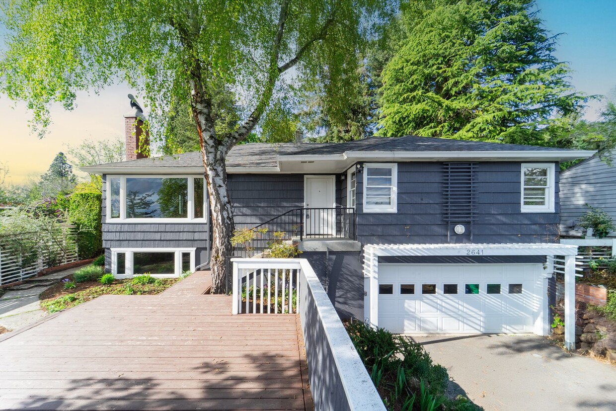 Primary Photo - Gorgeous Hillsdale Home w/3 Decks, Picture...