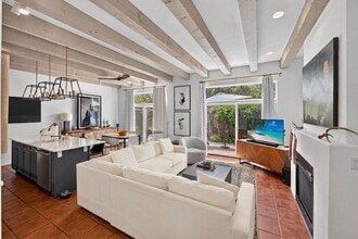 Building Photo - 753 Viento Cir