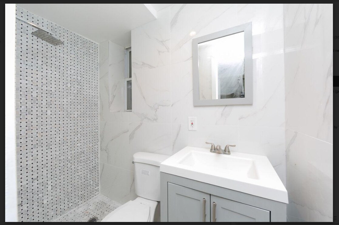 Building Photo - 659 E 52nd St