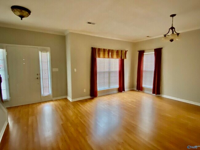 Foto del edificio - 306 Holly Springs Dr