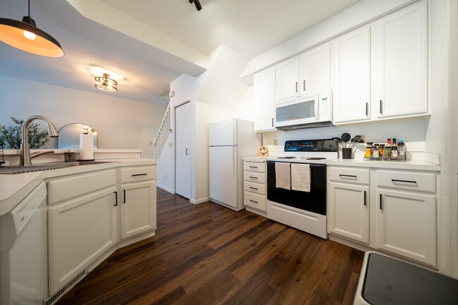 Building Photo - 4275 Merrimac Lane North