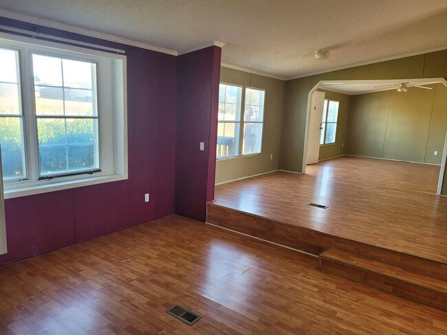 Foto del edificio - 715 Briar Ridge Way