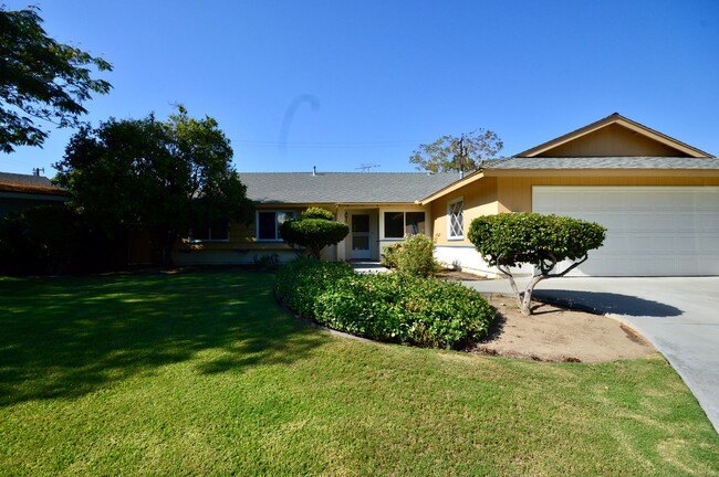 Building Photo - 3 Bedroom Home in Great Fullerton Neighbor...