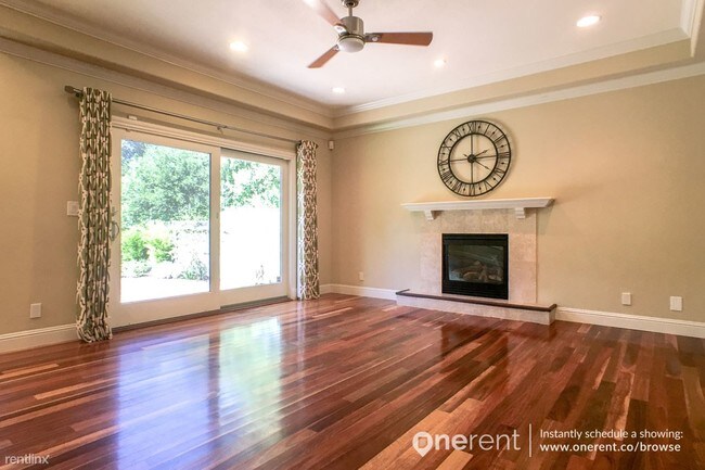 Building Photo - 734 Chimalus Dr
