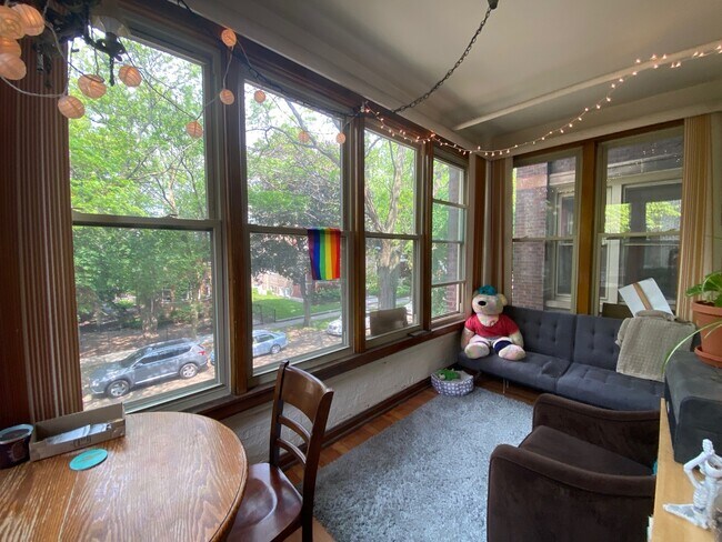 Foto del edificio - 6311 N Wayne Ave