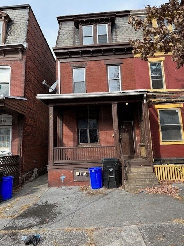 Primary Photo - Welcome to this spacious 5-bedroom, 1-bath...