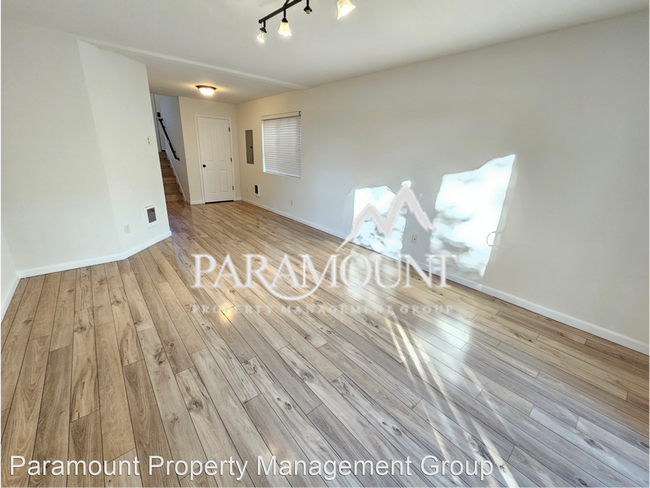 Foto del edificio - 4 br, 3.5 bath House - 941 NW Sawmill Ct