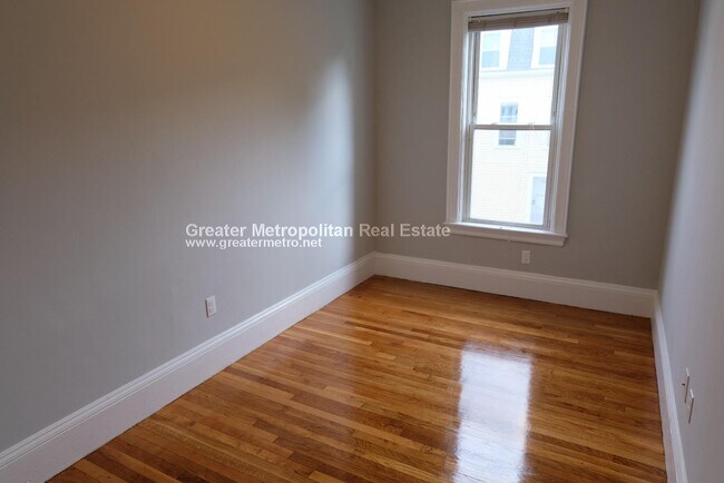 Foto del edificio - 549 E 8th St