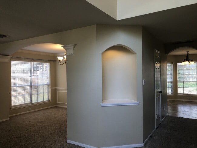 Foto del edificio - 2110 Highland Bay Ct