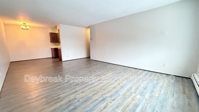 Building Photo - 3024-9 1/2 9 1/2 St N