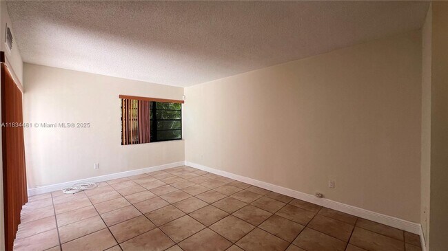 Foto del edificio - 9807 NW 4th Terrace