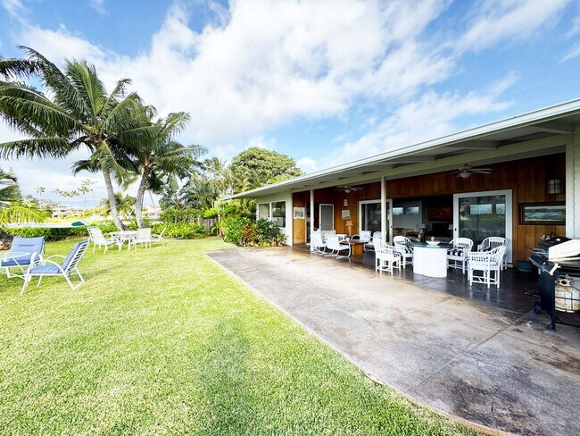 Foto del edificio - Furnished Kaimalino House Fronting Canal & Overlooking Kailua Bay
