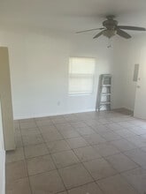 Building Photo - 102 W Hall Ave