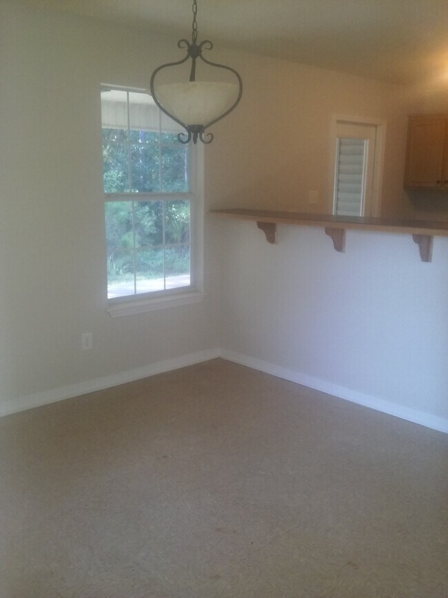 Building Photo - 1716 Deer St