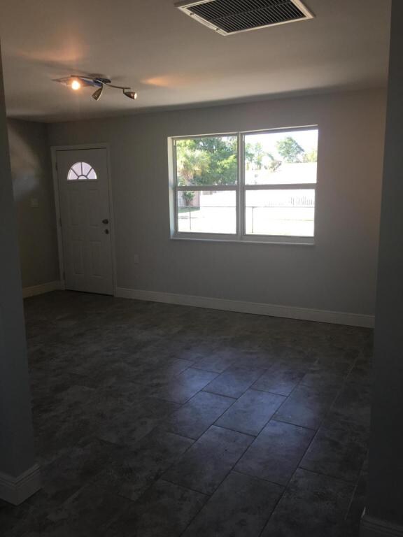 Foto del edificio - 8760 Lyndall Ln