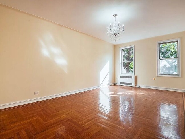 Building Photo - Newly Renovated 1Bed 1Bath