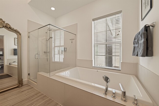 Foto del edificio - 2506 McKinney St