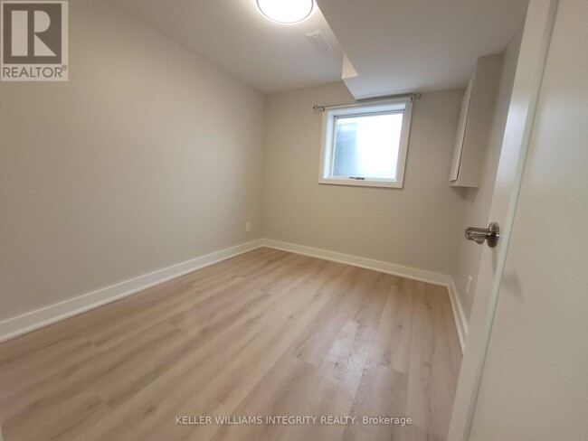 Photo du bâtiment - 1056 Harkness Ave