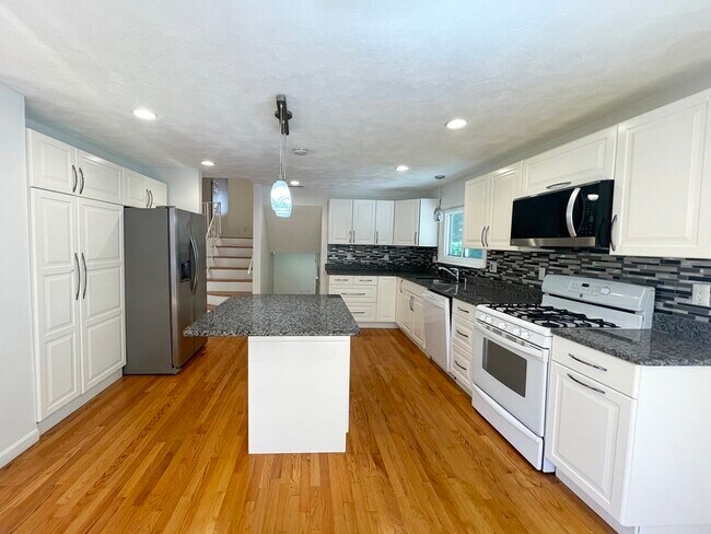 Foto del edificio - 744 Dedham St
