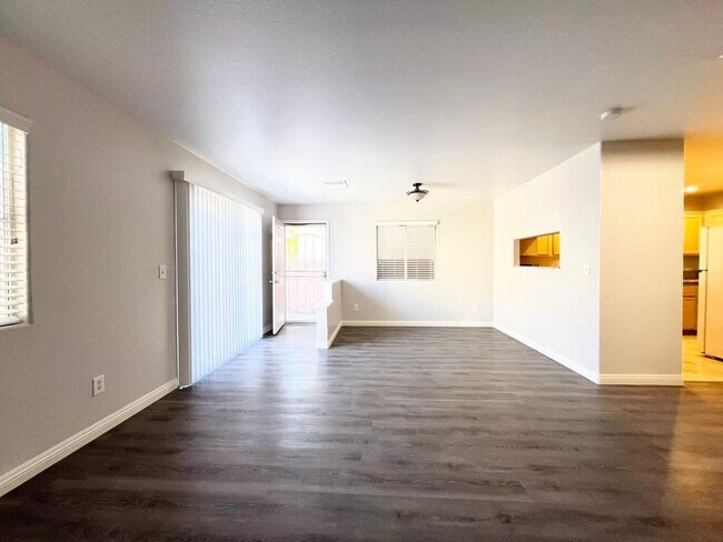 Foto del edificio - GATED SINGLE HOUSE