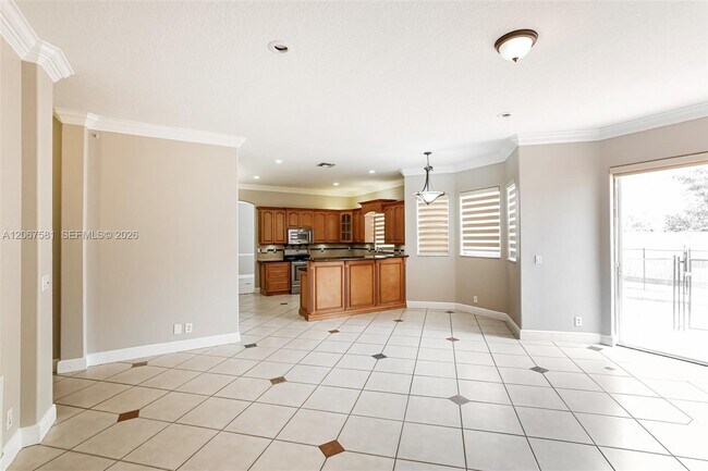Foto del edificio - 16324 SW 15th St