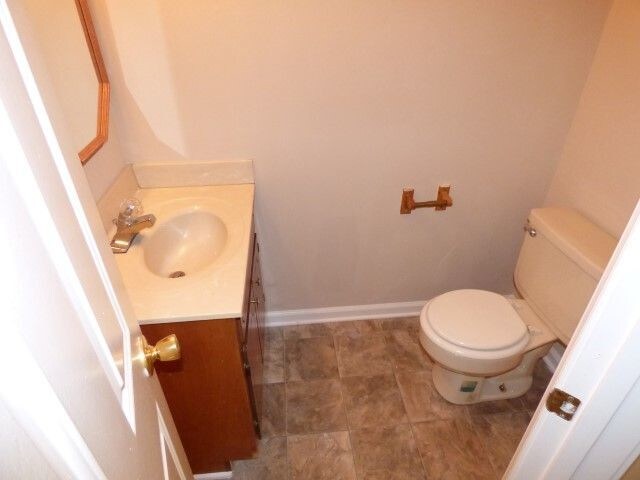 Building Photo - NO APP FEE Affordable 2BR Townhome Near MTSU