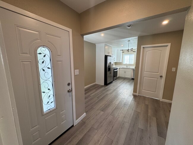 Building Photo - 2737 Blakeman Ave