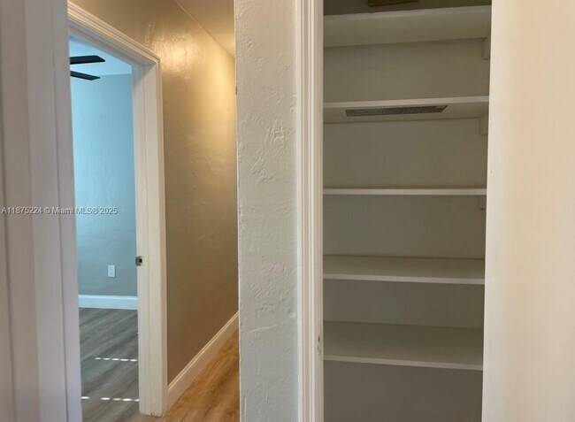 Foto del edificio - 14941 Tyler St