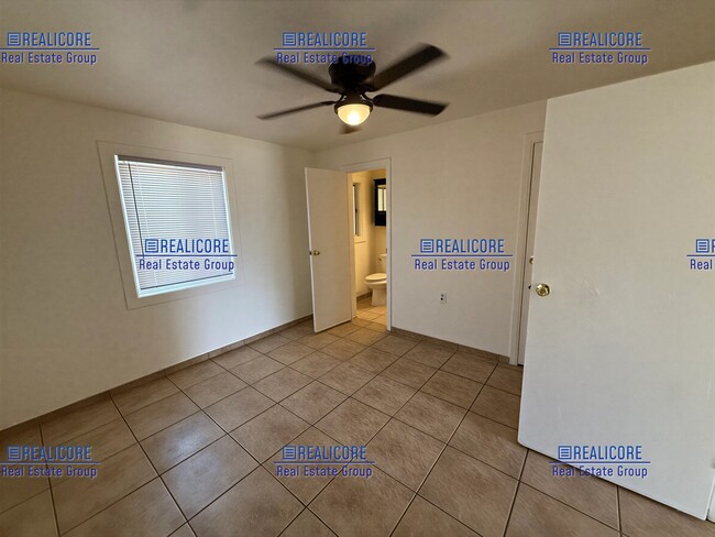 Building Photo - 7663 Elm St