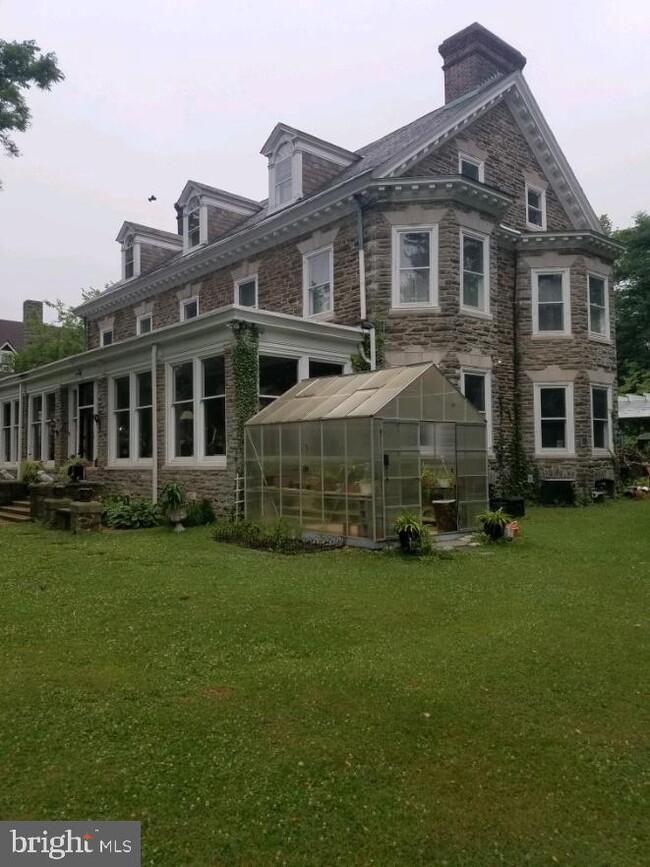Building Photo - 6363 Overbrook Ave