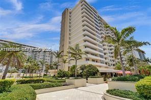 Foto del edificio - 5600 Collins Ave