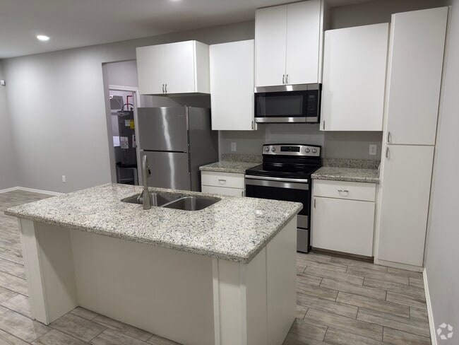 Building Photo - 1404 W Heritage Dr