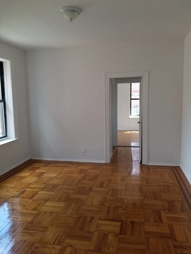 Primary Photo - 31-40 60th St